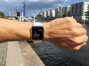 佩戴Apple Watch能跑完马拉松全程吗 300x222 - 佩戴Apple Watch能跑完马拉松全程吗