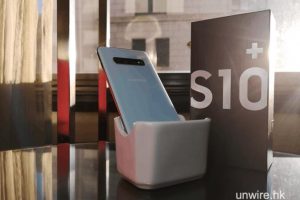 samsung galaxy s10 plus box 1 300x200 - 三星最新旗舰 Galaxy S10+ 开箱抢先看