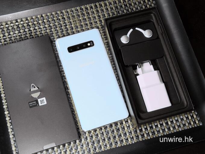 samsung galaxy s10 plus box items - 三星最新旗舰 Galaxy S10+ 开箱抢先看