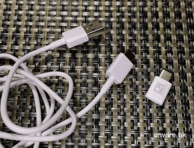 samsung galaxy s10 plus box usb c charging cable - 三星最新旗舰 Galaxy S10+ 开箱抢先看