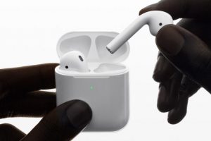 airpods2 变化 300x200 - AirPods2 vs AirPods1 值得买吗 简单粗暴解析有答案