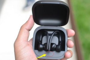 powerbeats pro配对连接 300x200 - Powerbeats Pro怎么和iPhone MacBook配对连接