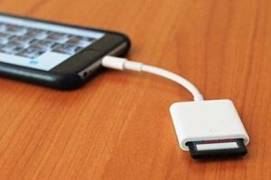 iphone ipad sd reader 300x200 - iPhone iPad如何读取SD卡或者microSD卡中的照片