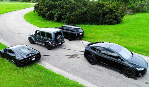 New energy vehicles vs. traditional fuel vehicles e1614735237492 - 新能源汽车 vs 传统燃油车  谁能笑到最后？